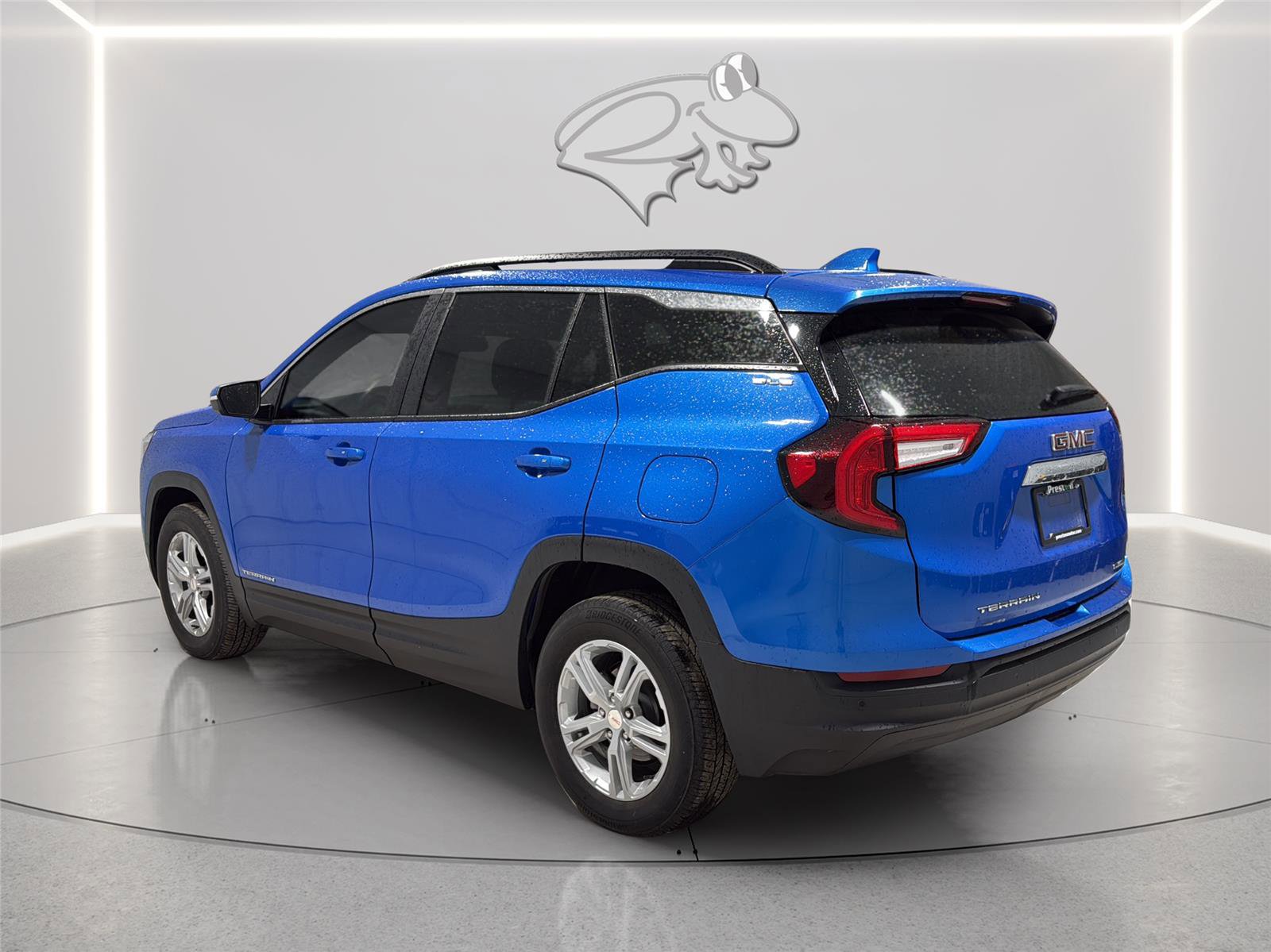 Used 2024 GMC Terrain SLE w/ Driver Convenience Package AWD/4WD image 3