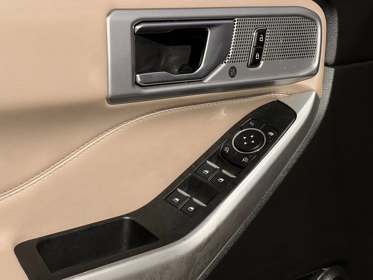 Certified 2023 Ford Explorer Limited AWD/4WD image 20