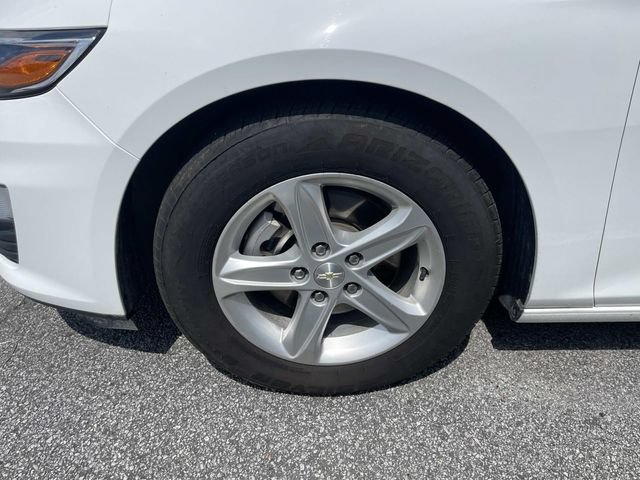 Used 2020 Chevrolet Malibu LS w/ Driver Confidence Package II FWD image 4