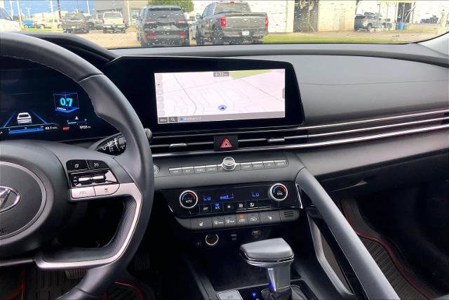 Used 2023 Hyundai Elantra Limited FWD image 7
