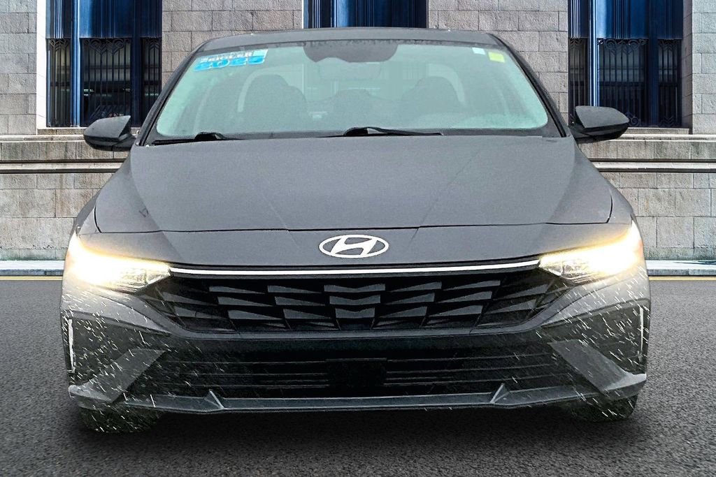 Used 2025 Hyundai Elantra SEL image 3