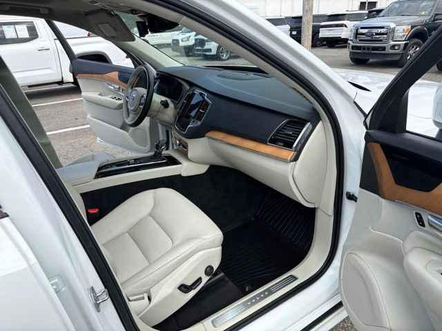 Used 2022 Volvo XC90 T6 Momentum AWD/4WD image 23