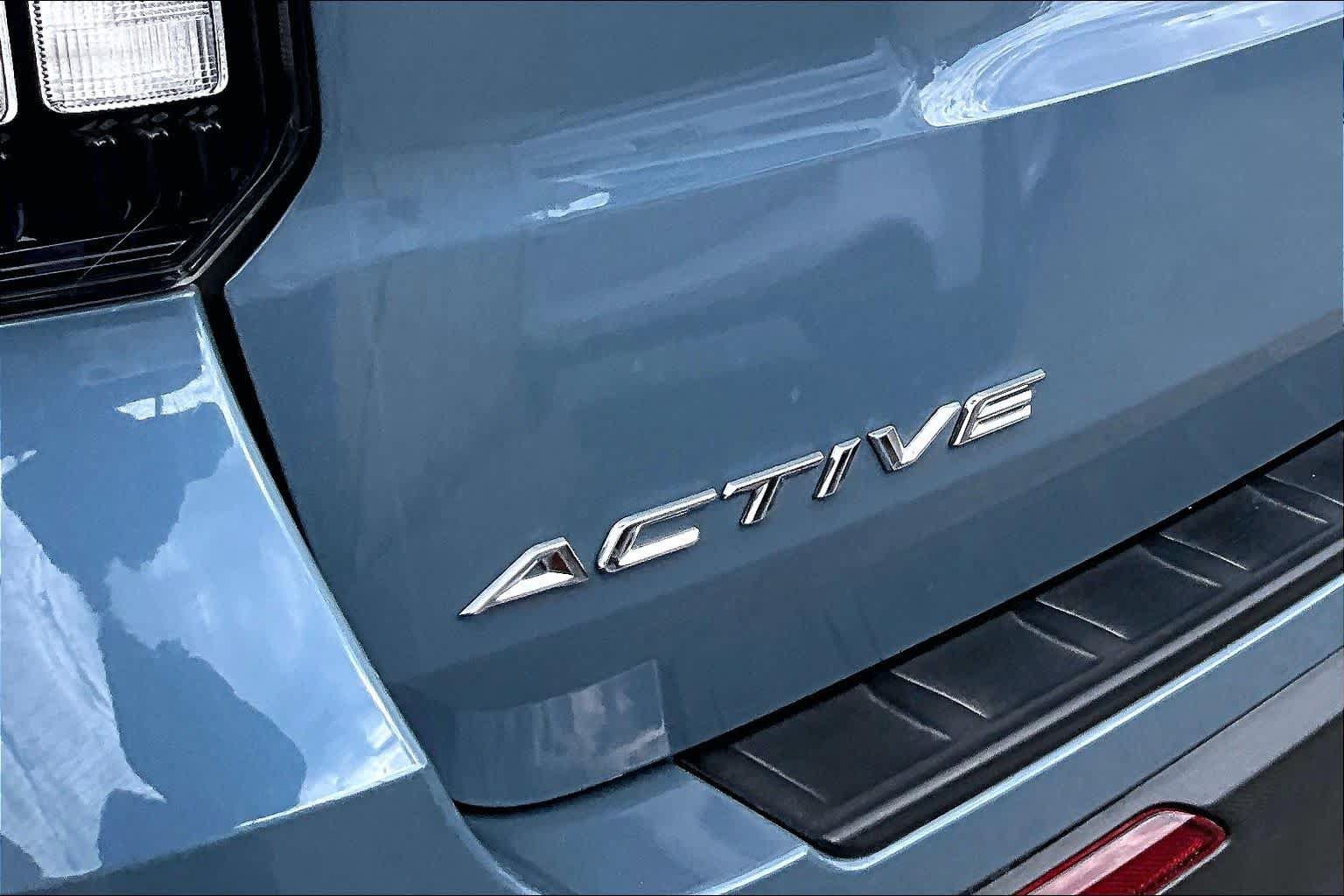 Certified 2025 Ford Explorer Active w/ Active Comfort Package RWD image 12