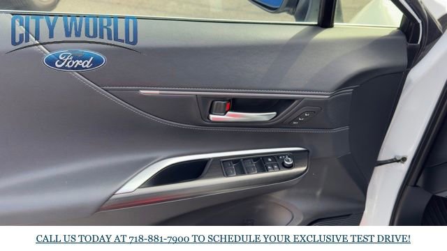 Used 2023 Toyota Venza Nightshade image 7