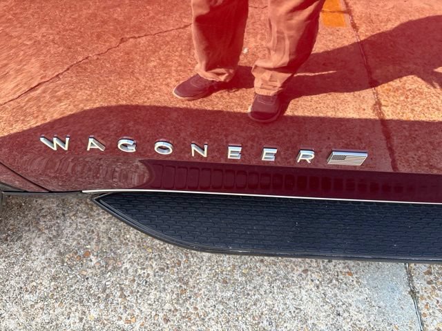 Used 2024 Jeep Wagoneer Series III AWD/4WD image 12