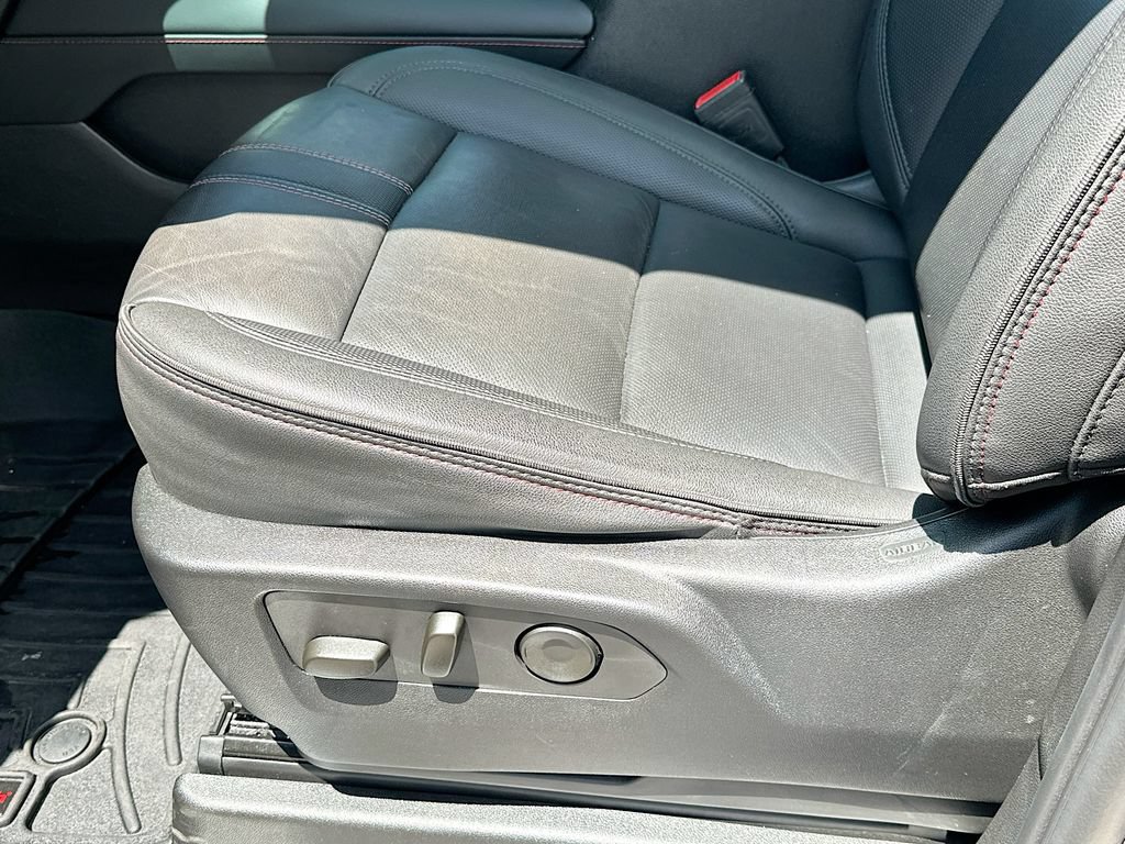 Used 2024 Chevrolet Tahoe RST w/ Luxury Package RWD image 9
