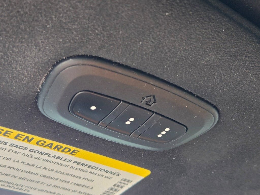 Used 2022 Chrysler Pacifica Pinnacle AWD/4WD image 37