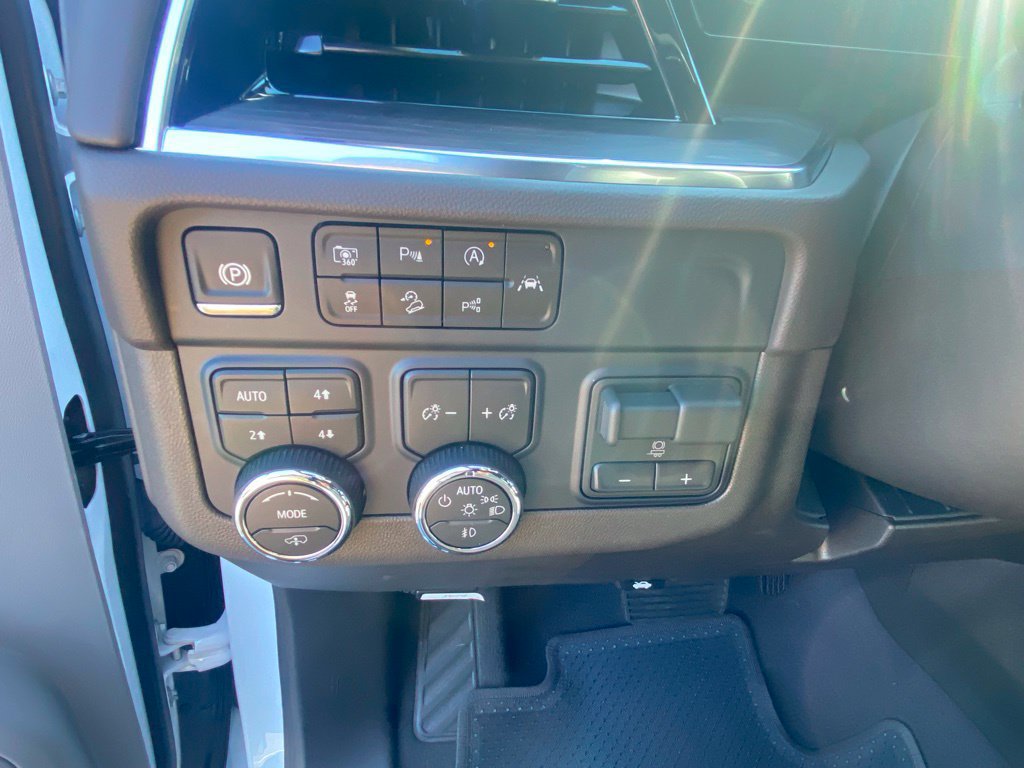 Used 2026 Chevrolet Tahoe Z71 w/ Z71 Off-Road Package AWD/4WD image 12