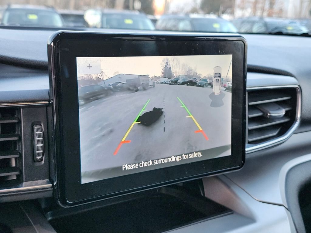 Certified 2022 Ford Explorer XLT w/ Equipment Group 202A image 23