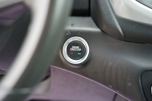 Used 2024 GMC Terrain SLE w/ Driver Convenience Package FWD image 19
