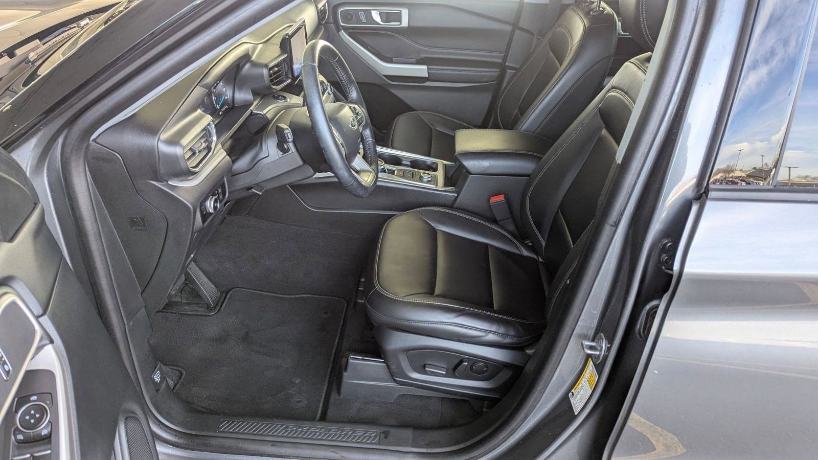 Certified 2022 Ford Explorer XLT w/ Equipment Group 202A image 9