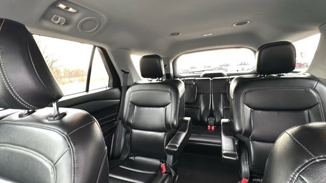 Certified 2022 Ford Explorer XLT w/ Equipment Group 202A image 29