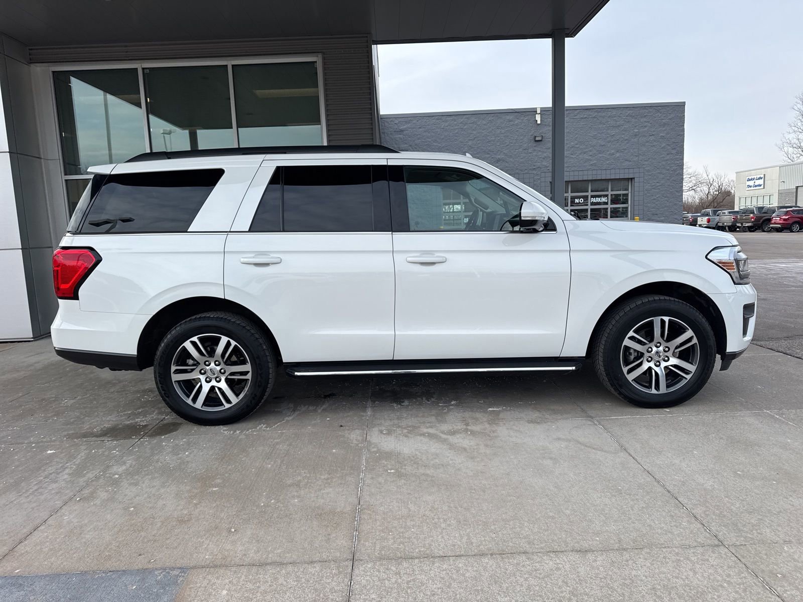 Certified 2022 Ford Expedition XLT image 2