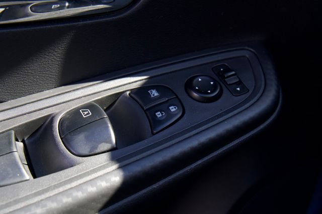 Used 2020 Nissan Versa SV FWD image 14