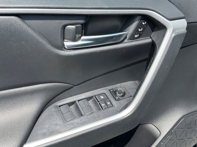 Used 2019 Toyota RAV4 XLE Premium w/ Cold Weather Package AWD/4WD image 14