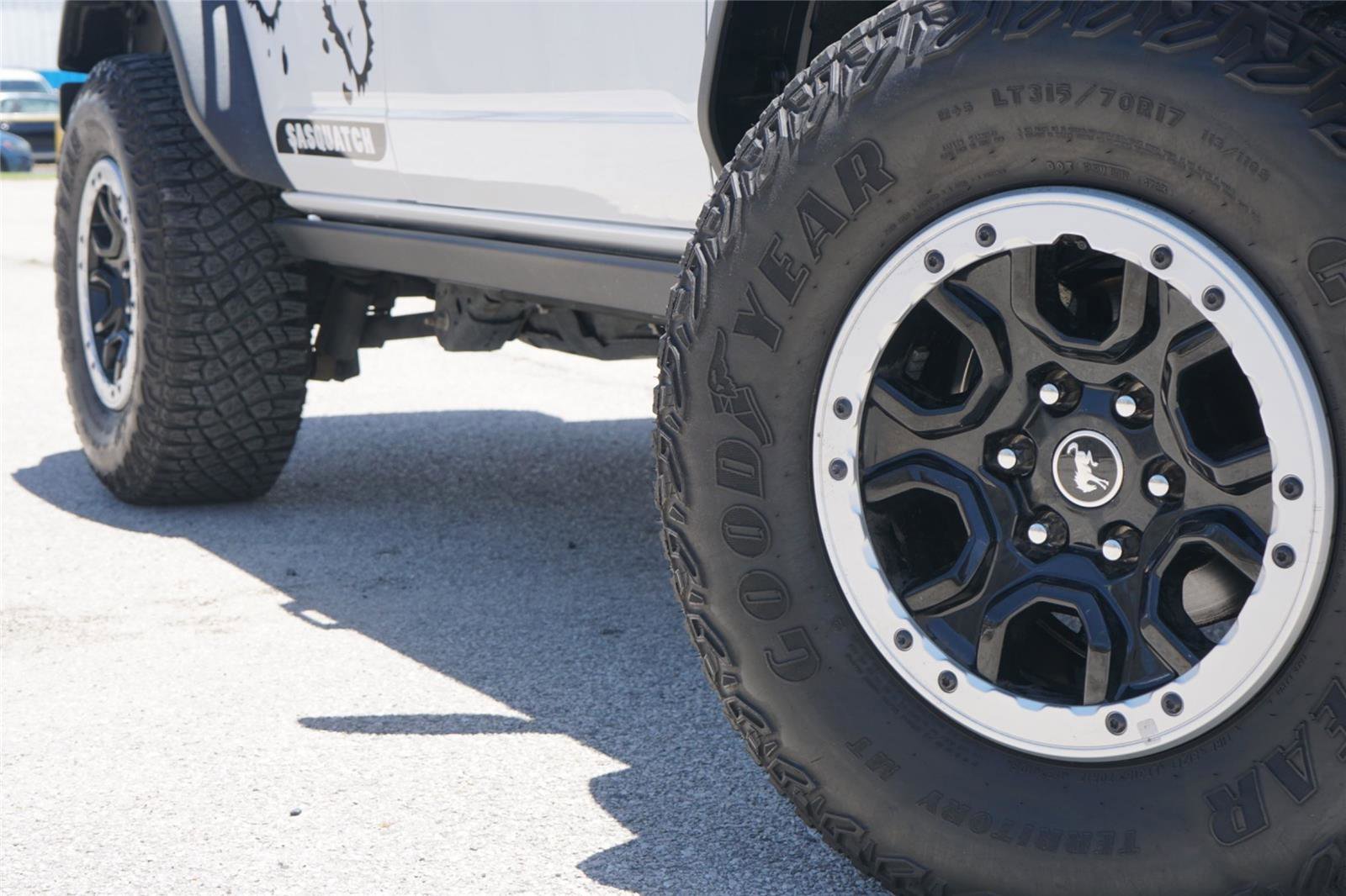Certified 2023 Ford Bronco Black Diamond w/ Sasquatch Package AWD/4WD image 2