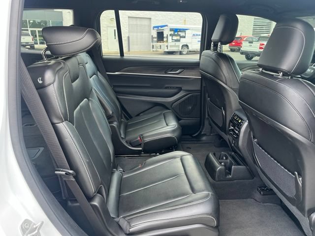 Used 2025 Jeep Grand Cherokee L Limited w/ Trailer Tow Package AWD/4WD image 10