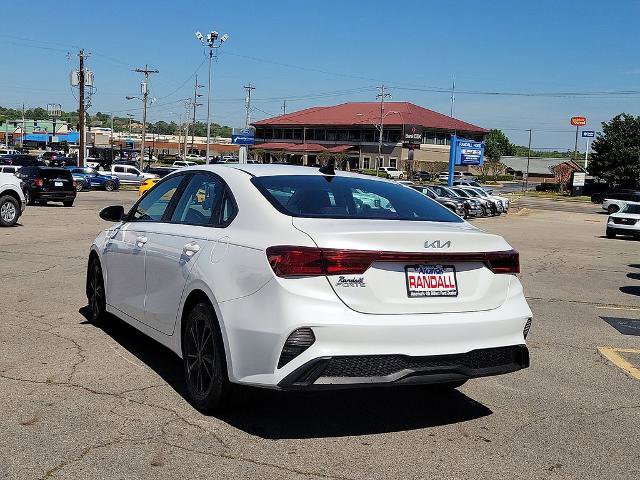 Used 2023 Kia Forte LXS w/ LXS Technology Package FWD image 4
