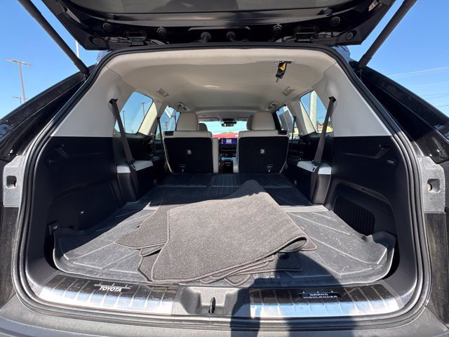 Used 2024 Toyota Grand Highlander AWD Hybrid image 31