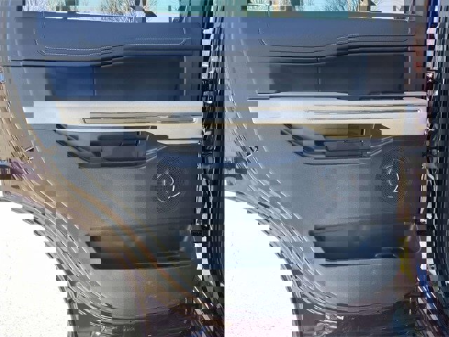 Certified 2024 Ford Expedition XLT image 11