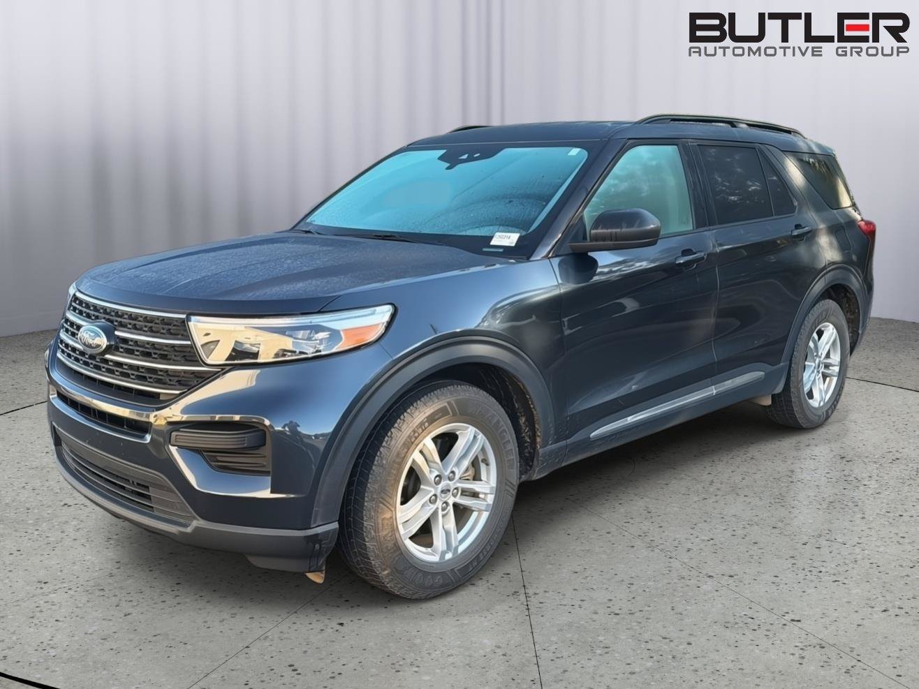 Certified 2024 Ford Explorer XLT RWD image 1