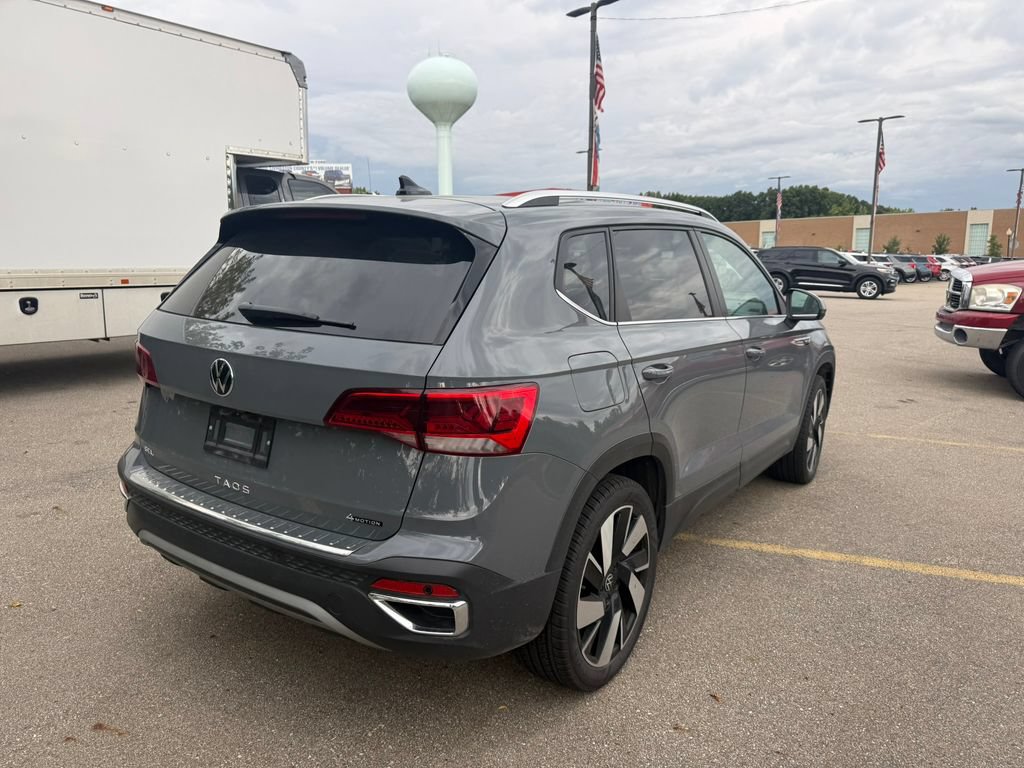 Used 2024 Volkswagen Taos SEL AWD/4WD image 6