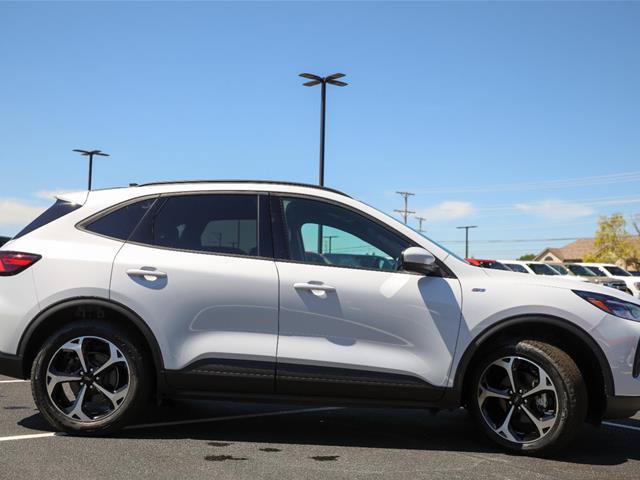 Certified 2025 Ford Escape ST-Line Select w/ Tech Pack #1 AWD/4WD image 7