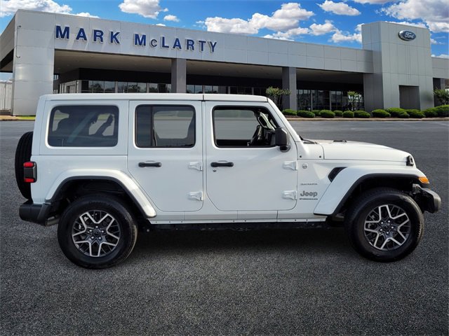 Used 2024 Jeep Wrangler Sahara image 6