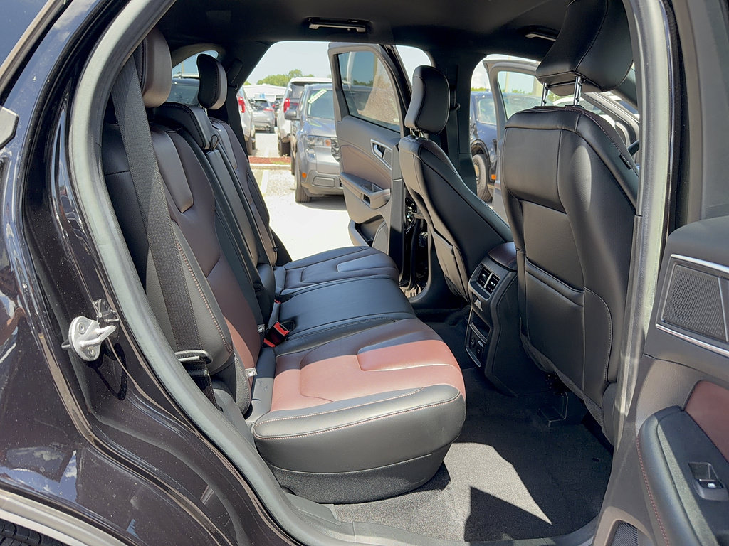 Certified 2022 Ford Edge Titanium w/ Equipment Group 301A AWD/4WD image 13