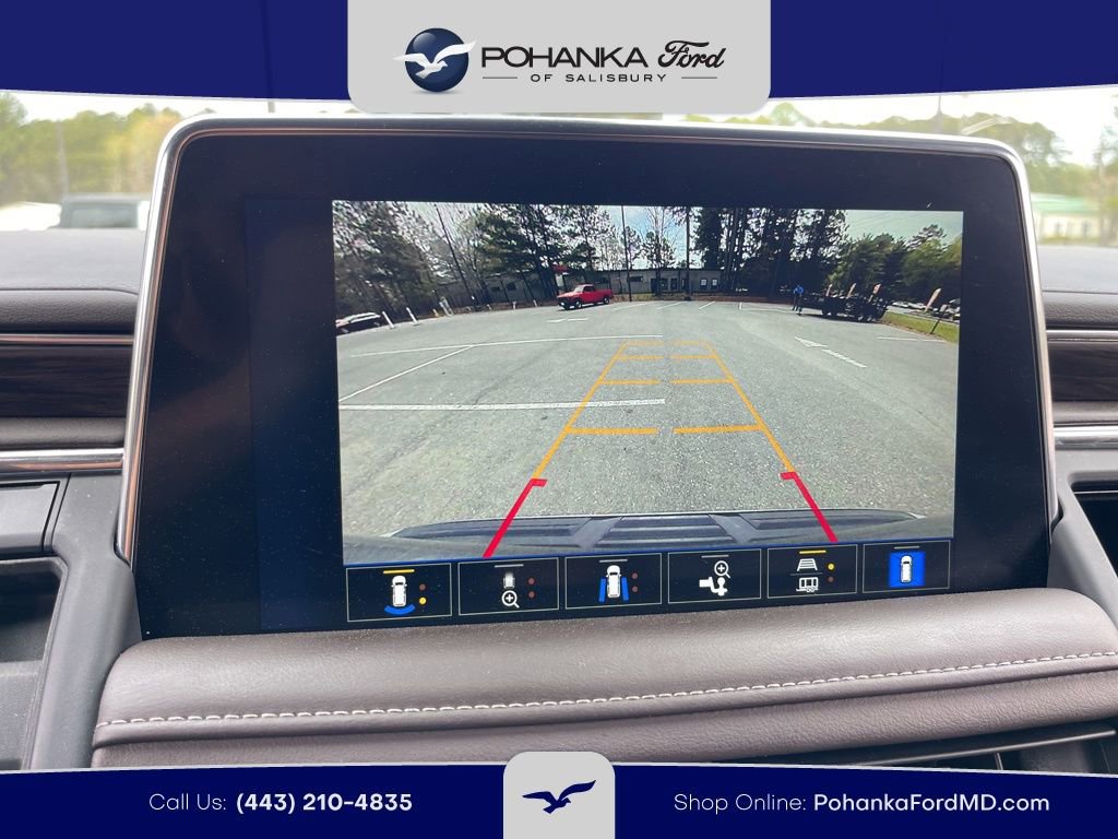 Used 2022 Chevrolet Suburban LT w/ Luxury Package image 11