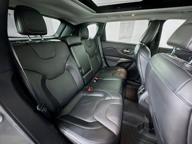 Used 2021 Jeep Cherokee Limited AWD/4WD image 28