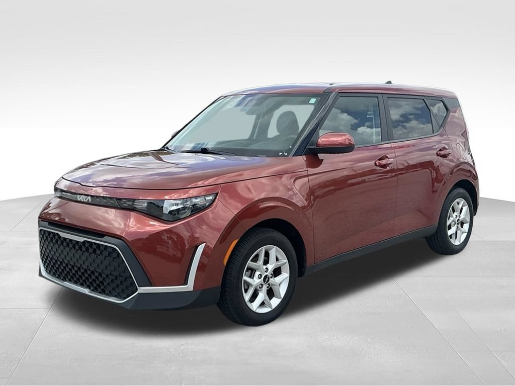 Used 2024 Kia Soul LX w/ Option Group 015 FWD image 1