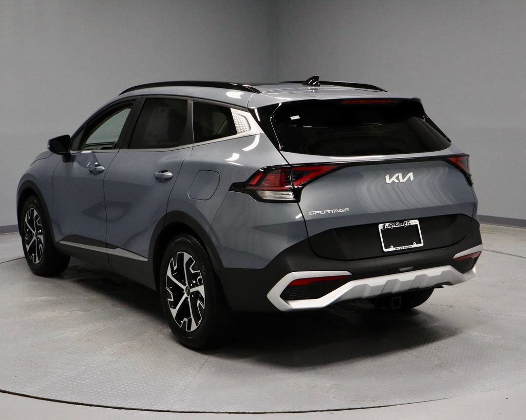 Used 2025 Kia Sportage EX w/ Premium Package FWD image 9