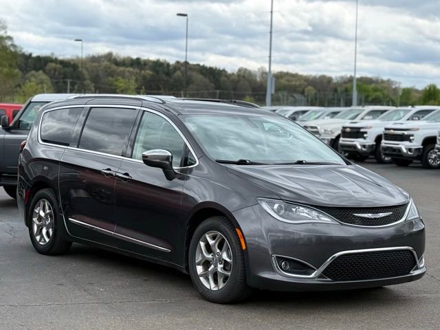 Used 2019 Chrysler Pacifica Limited FWD image 42