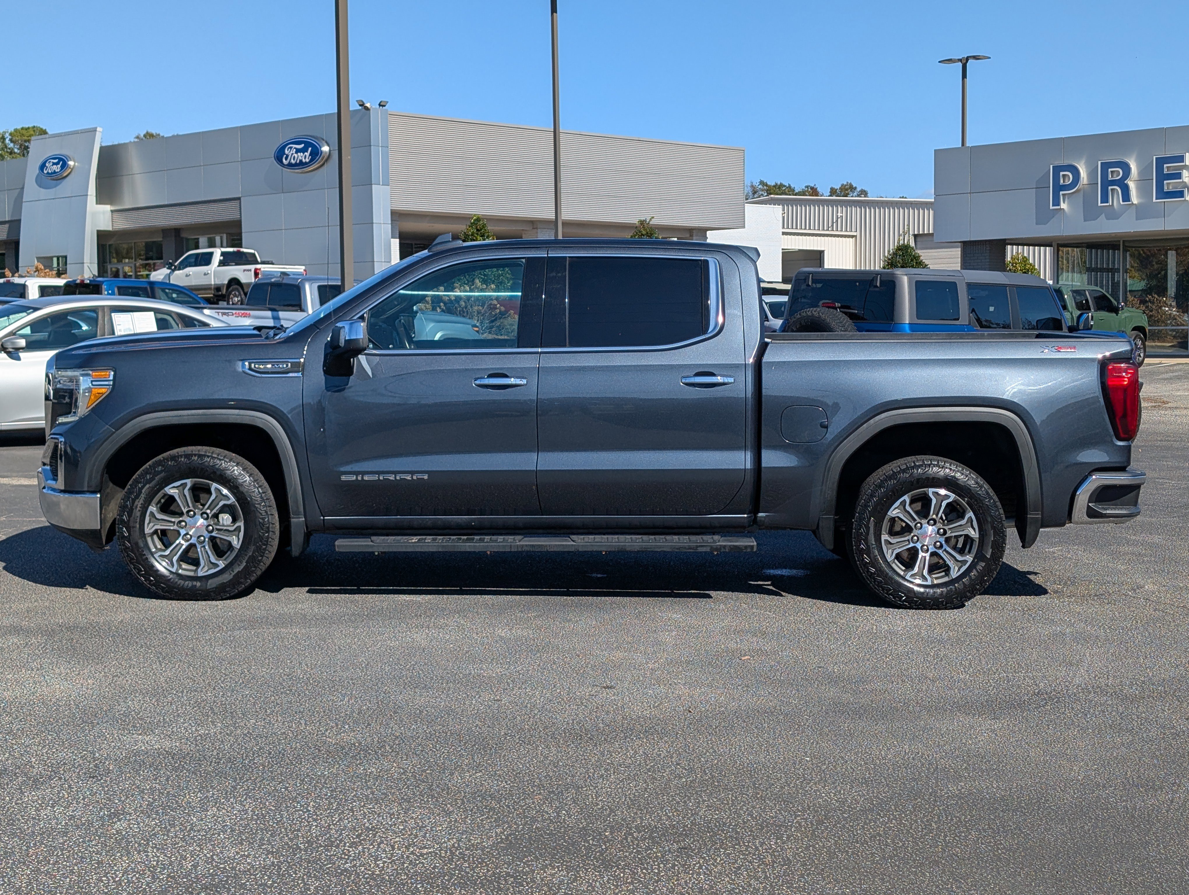 Used 2021 GMC Sierra 1500 SLT w/ X31 Off-Road Package image 14