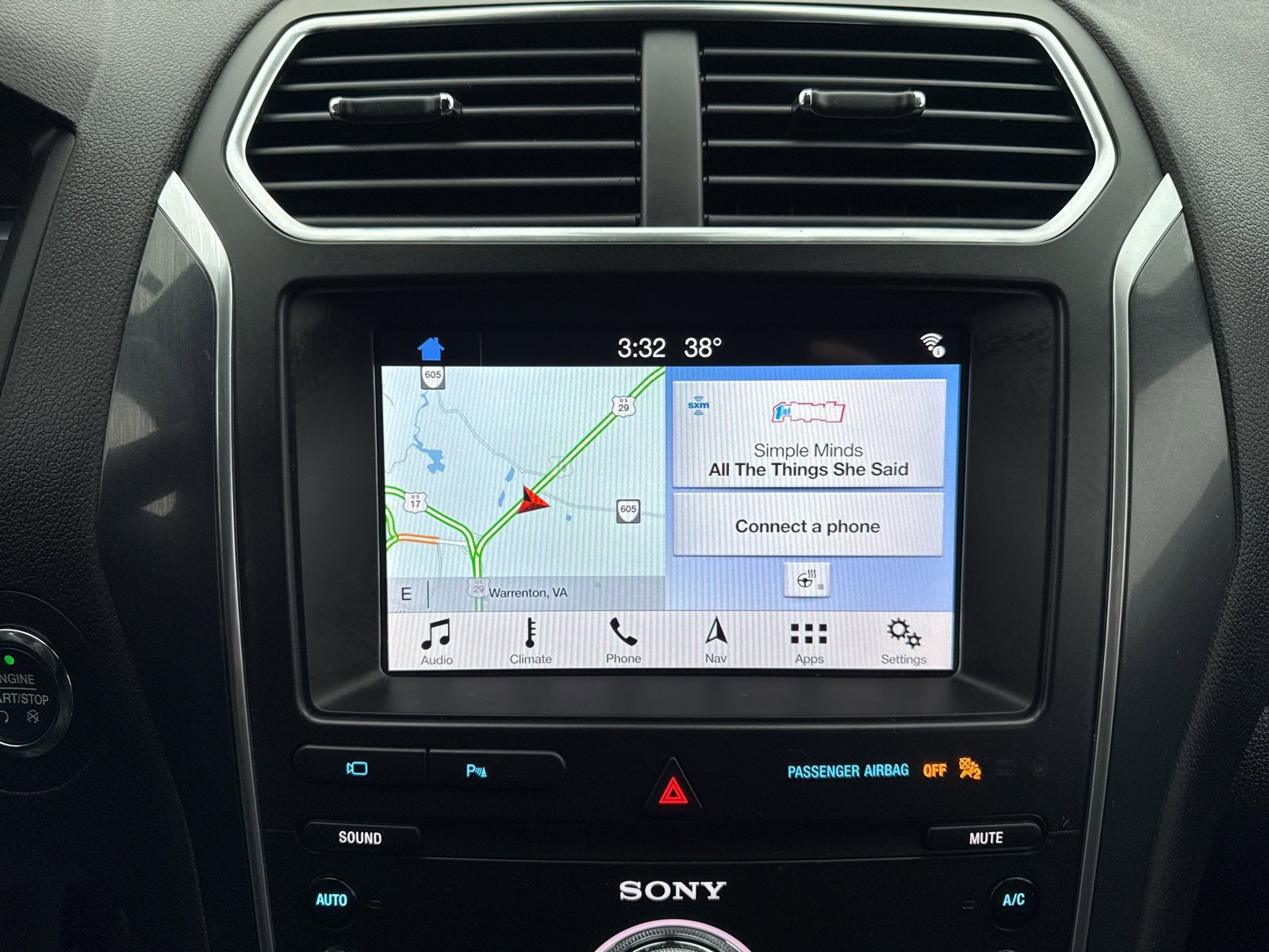 Certified 2019 Ford Explorer Limited w/ Ford Safe & Smart Package image 28