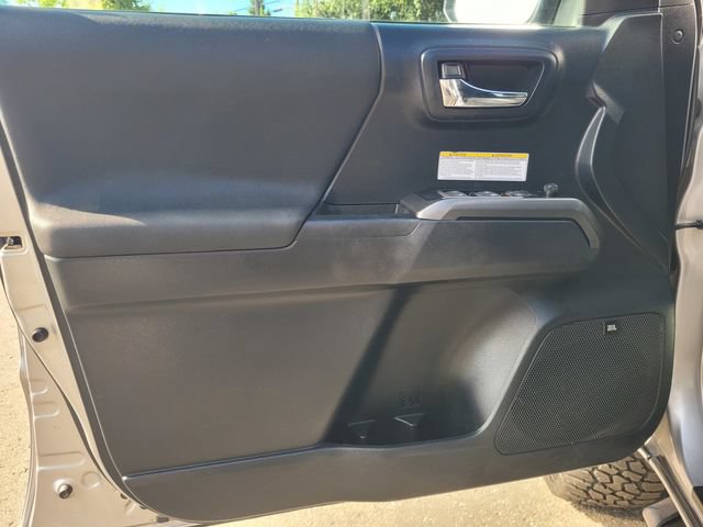 Used 2019 Toyota Tacoma TRD Off-Road AWD/4WD image 18