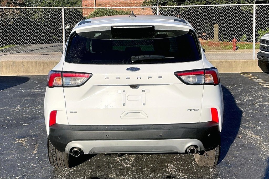Certified 2022 Ford Escape SE w/ Cold Weather Package AWD/4WD image 3