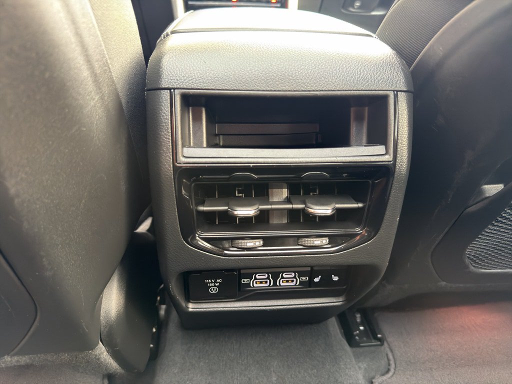 Used 2024 Jeep Grand Cherokee Overland AWD/4WD image 33