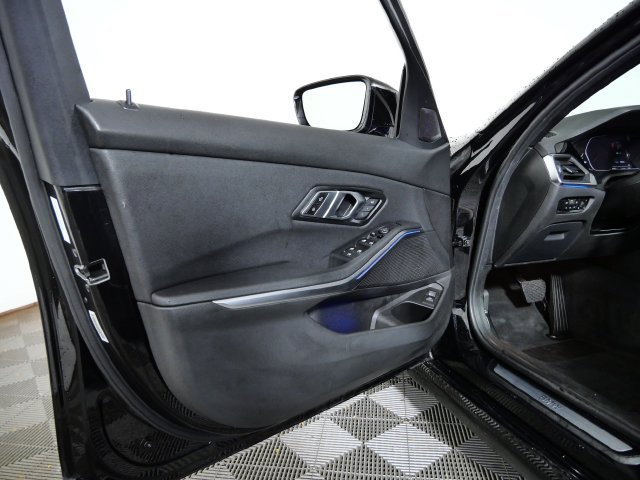 Used 2021 BMW 330i xDrive Sedan w/ Convenience Package AWD/4WD image 15