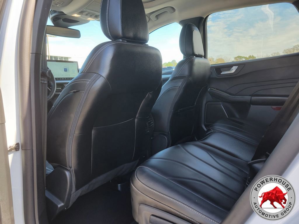 Certified 2025 Ford Escape SE w/ PHEV Premium Package image 16
