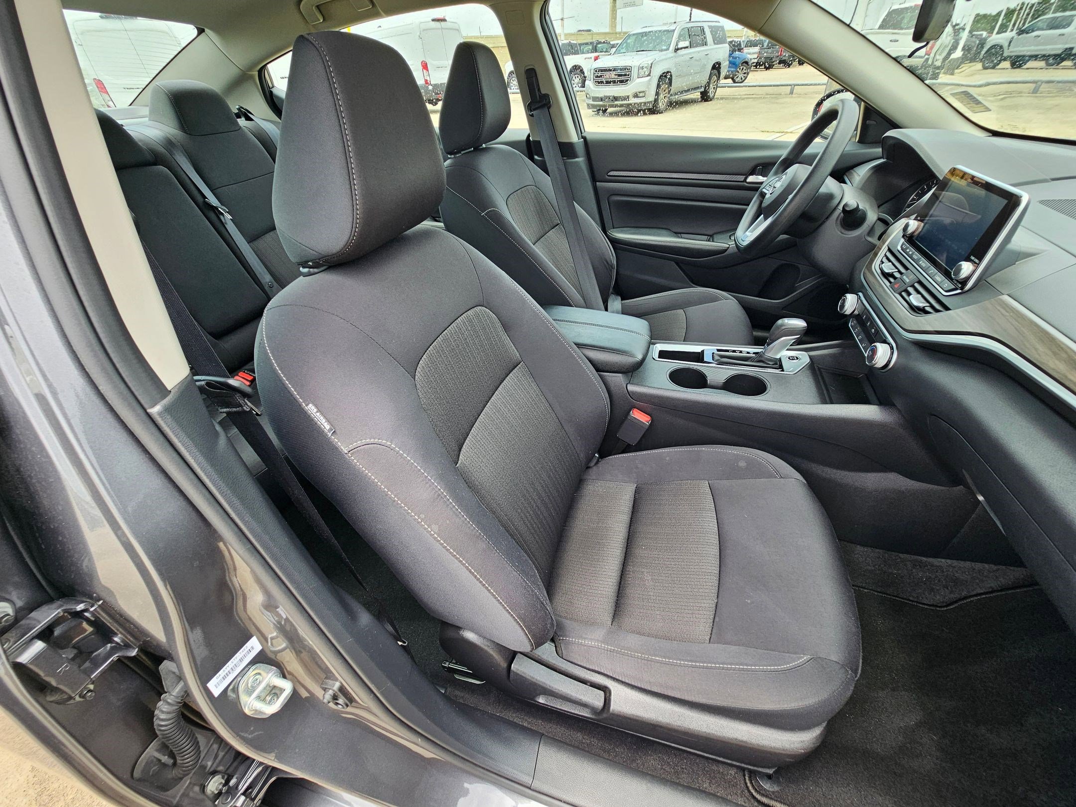 Used 2025 Nissan Altima 2.5 SV FWD image 29