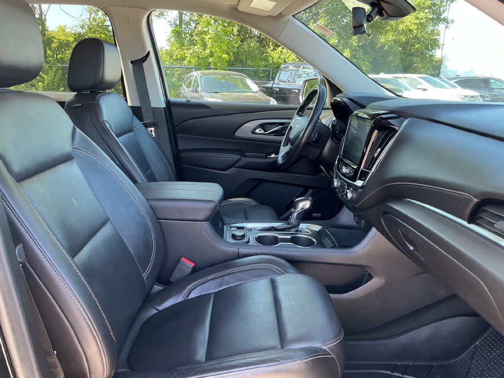 Used 2021 Chevrolet Traverse LT AWD/4WD image 18