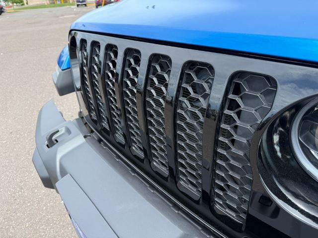 Used 2023 Jeep Gladiator Sport AWD/4WD image 8