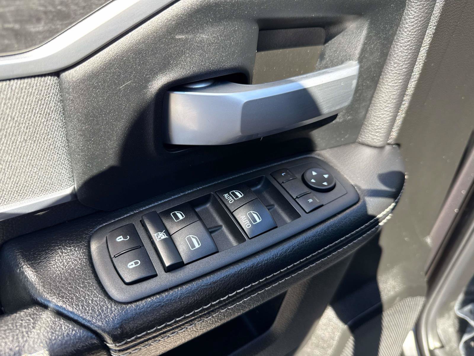 Used 2022 RAM 2500 Big Horn w/ Night Edition AWD/4WD image 18