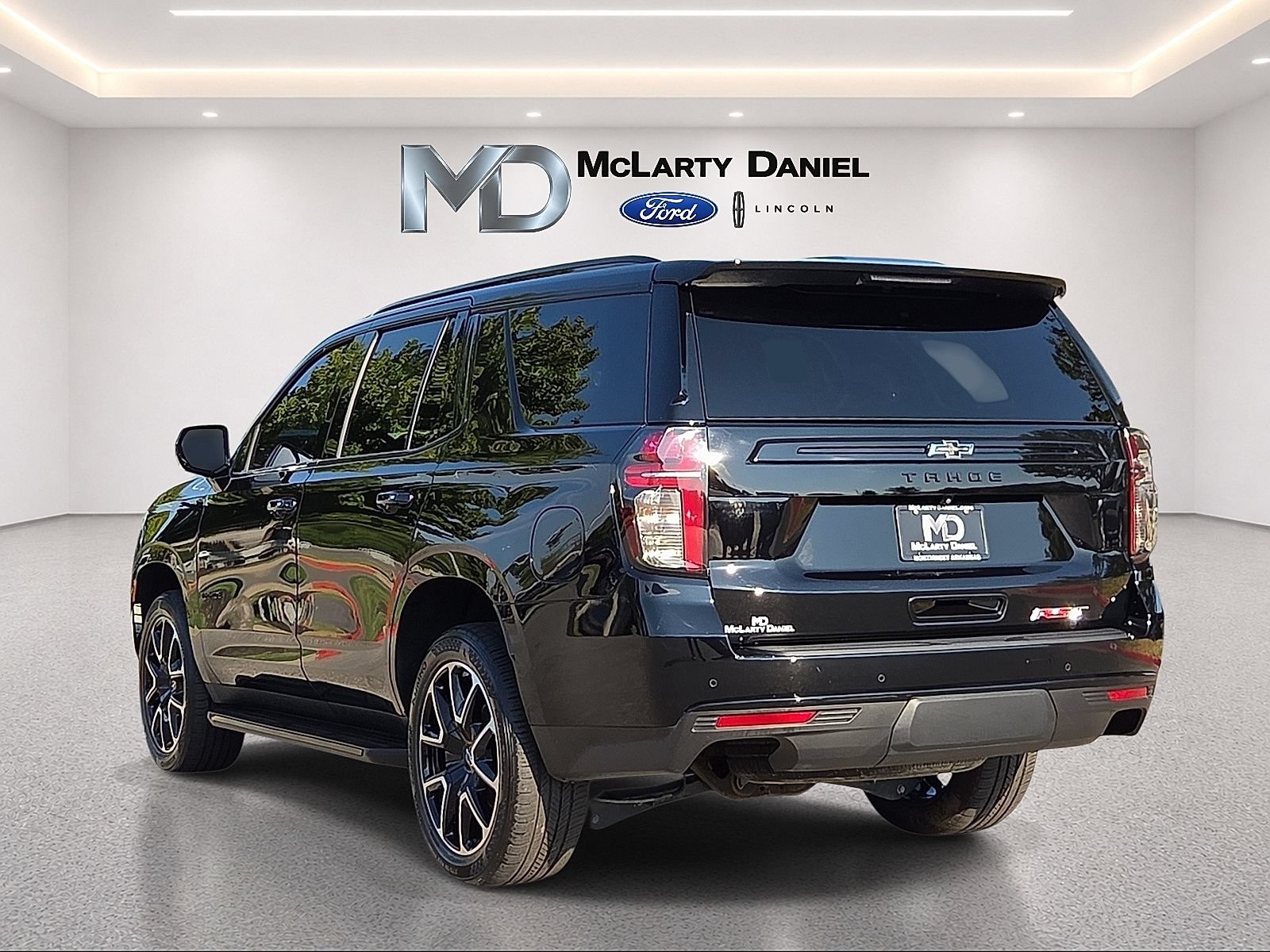 Used 2023 Chevrolet Tahoe RST AWD/4WD image 4