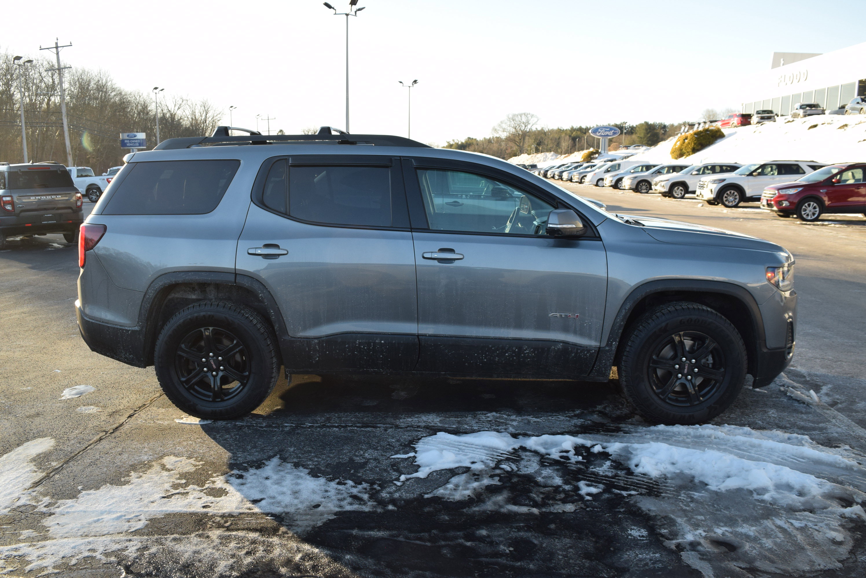 Used 2021 GMC Acadia AT4 w/ Technology Package image 3