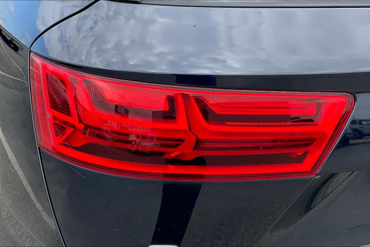 Used 2017 Audi Q7 3.0T Prestige AWD/4WD image 29