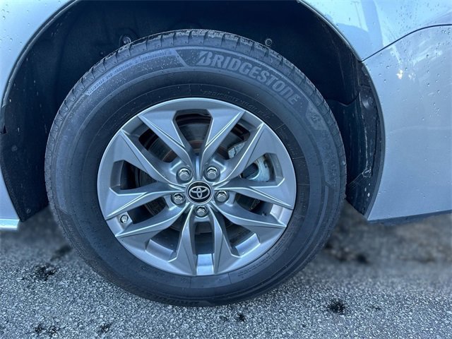 Used 2021 Toyota Sienna XLE image 10