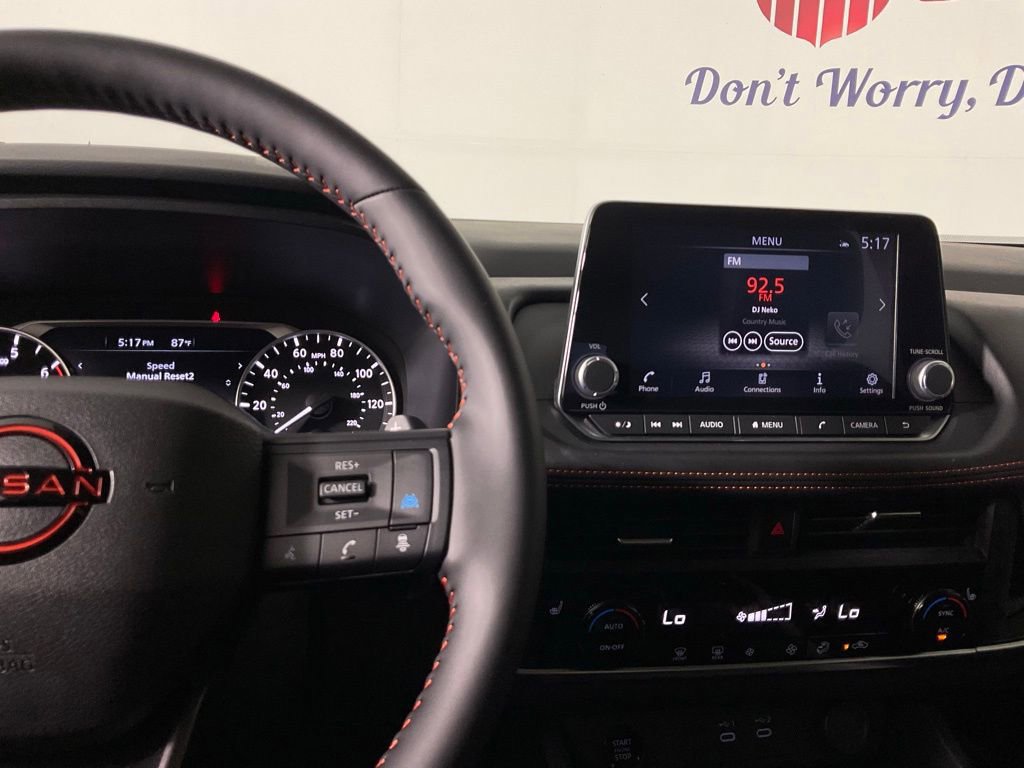 Used 2025 Nissan Rogue SV AWD/4WD image 25